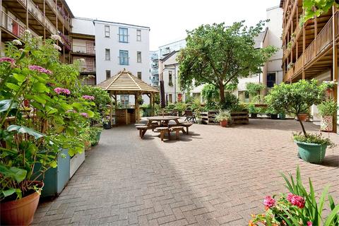 2 bedroom apartment to rent, Mission Building, E14