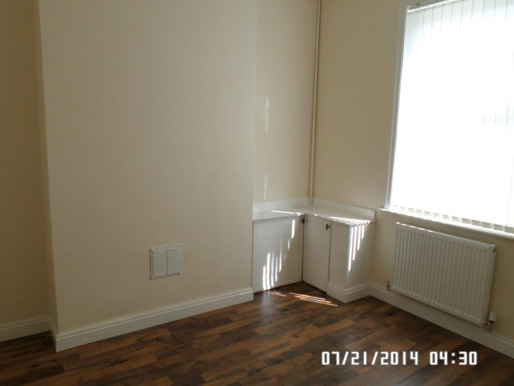 Lacey Street, Widnes, Cheshire, WA8 2 bed terraced house £525 pcm (£