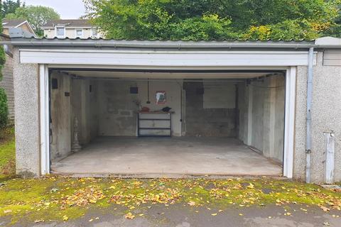 Garage to rent, Castleton Drive, Broomcliff Court, Glasgow