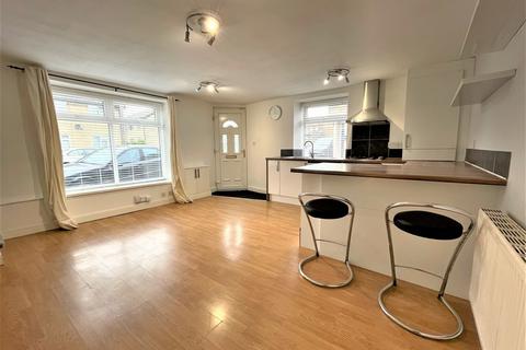 2 bedroom terraced house to rent, Greenside, Pudsey