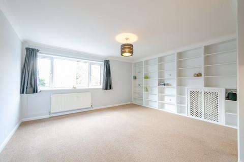 3 bedroom end of terrace house to rent, Hilgay, Guildford