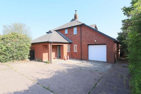 4 bedroom detached house to rent, Grove Road, Whimple