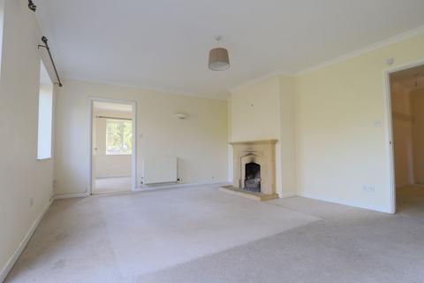 4 bedroom detached house to rent, Grove Road, Whimple