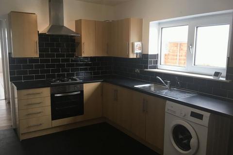 3 bedroom terraced house to rent, Montgomerie Road, Southsea PO5