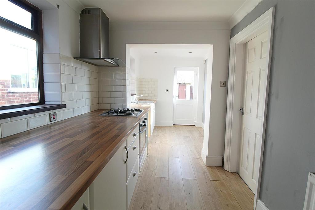 Kingsley Avenue,Hull 3 bed semidetached house £135,000
