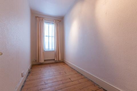 3 bedroom flat to rent, Howard Road, Newbury, RG14