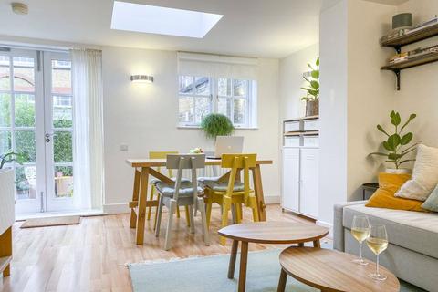 1 bedroom semi-detached house to rent, Three Cups Yard, Sandland Street, Holborn, London, WC1R