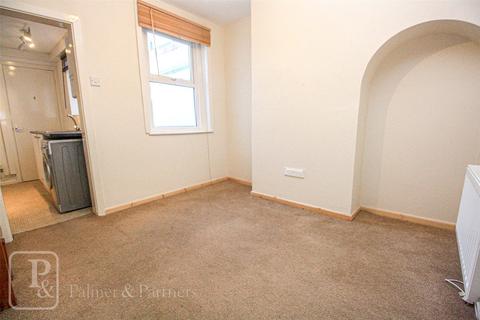 2 bedroom end of terrace house to rent, Golden Noble Hill, Colchester, Essex, CO1