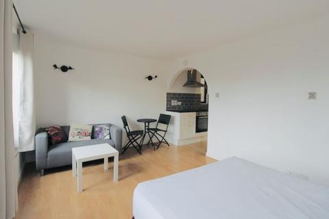 1 bedroom apartment to rent - Discovery Walk, London, E1W 2JG