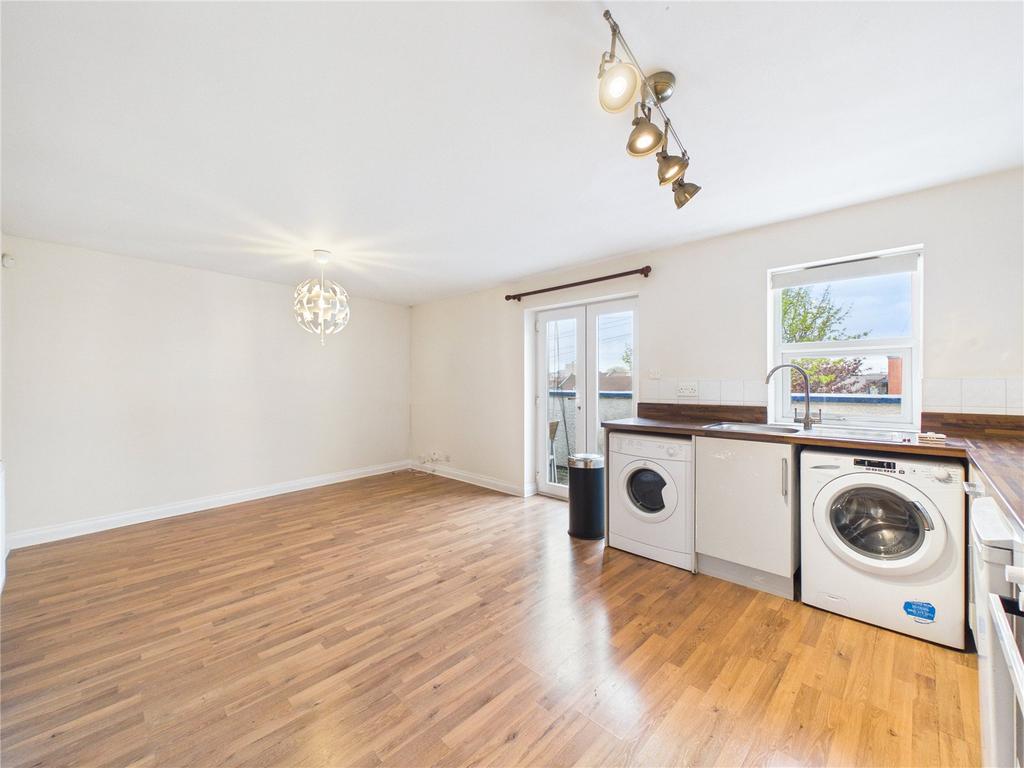 Apartment in Bristol - View 3