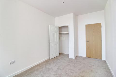 2 bedroom apartment to rent, Victoria Avenue, Southend On Sea SS2