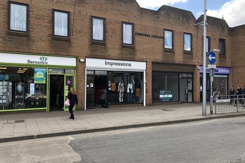 Retail property (high street) to rent, Rosemary Road, Clacton-on-Sea CO15