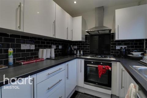 2 bedroom semi-detached house to rent, The Ridings, Bishopworth
