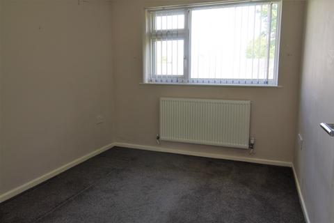 2 bedroom bungalow to rent, Ashfield Drive, Swadlincote