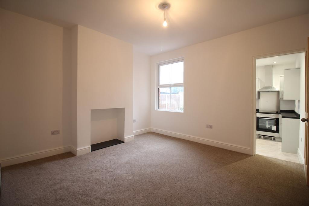 Sebright Avenue, Sebright Avenue, Worcester, WR5 2 bed semidetached