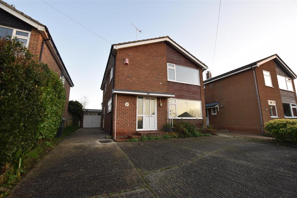 Beacon Hill, Maldon 4 bed detached house £1,500 pcm (£346 pw)