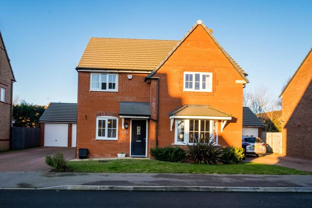 Oak Row, Brixworth, Northampton 4 bed detached house £425,000