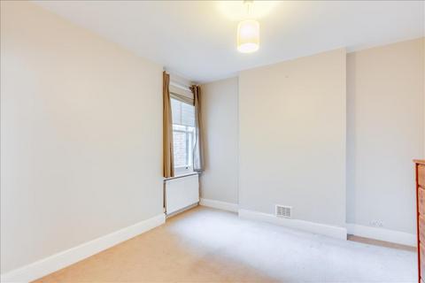 2 bedroom flat to rent, Vera Road, Fulham, SW6