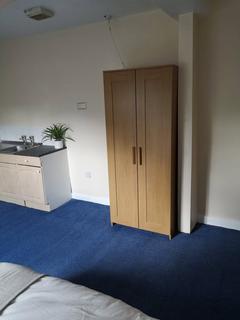 1 bedroom in a house share to rent - Trinity Street, Huddersfield, HD1