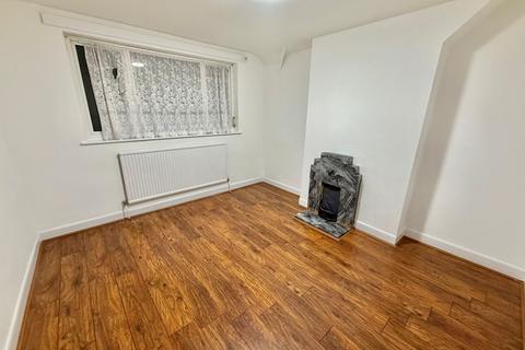 3 bedroom semi-detached house to rent, 59 Bodnant Avenue, LEICESTER, LE5 5RB