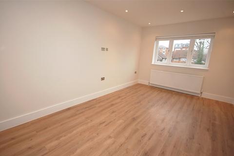 2 bedroom apartment to rent, Friern Park, North Finchley, London, N12