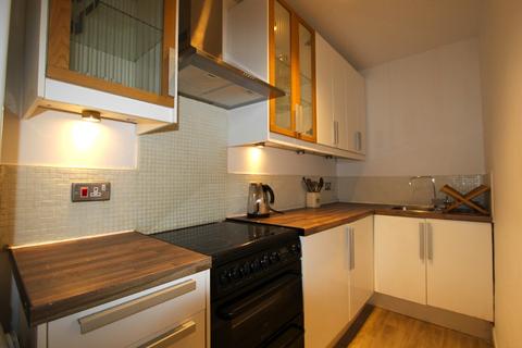 1 bedroom flat to rent, Roxburgh Street, The Pleasance, Edinburgh, EH8