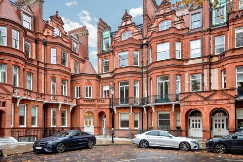 3 bedroom flat to rent, Sloane Gardens, SW1W