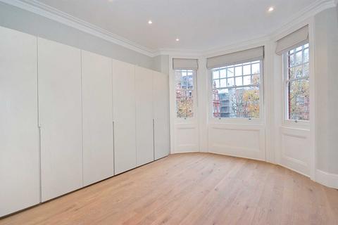 3 bedroom flat to rent, Sloane Gardens, SW1W