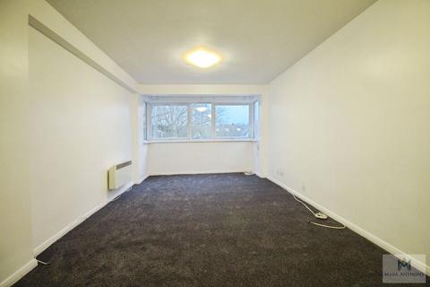 2 bedroom apartment to rent, Deanswood, Maidstone Road N11