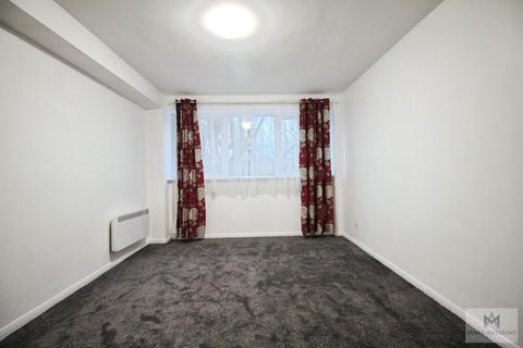 2 bedroom apartment to rent, Deanswood, Maidstone Road N11