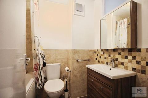 2 bedroom apartment to rent, Deanswood, Maidstone Road N11