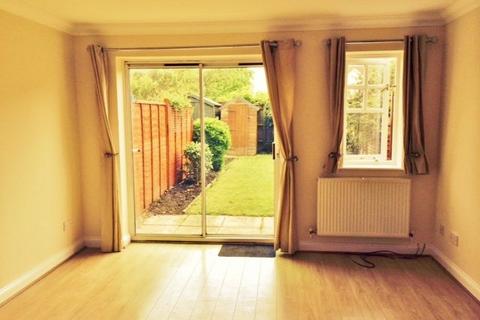 2 bedroom terraced house to rent, Holly Drive,