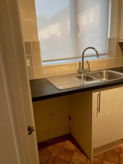 2 bedroom terraced house to rent, Holly Drive,