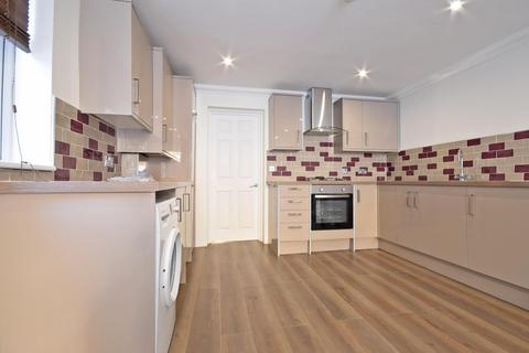 4 bedroom flat to rent, Tooting Bec Road, Tooting Bec