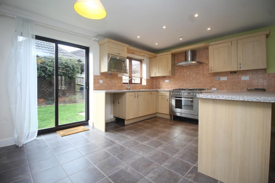 Bewdley Grove, Broughton 3 bed end of terrace house to rent £1,550