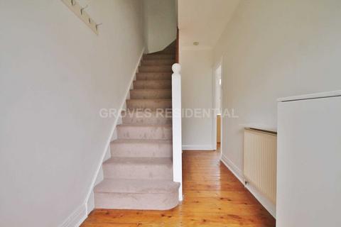 undefined, Stanley Avenue, New Malden