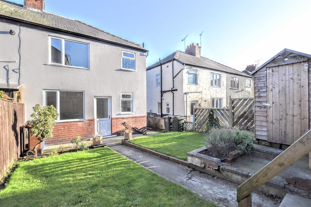 Barnsley Road, Darton, Barnsley, S75 5NN 3 bed semidetached house £