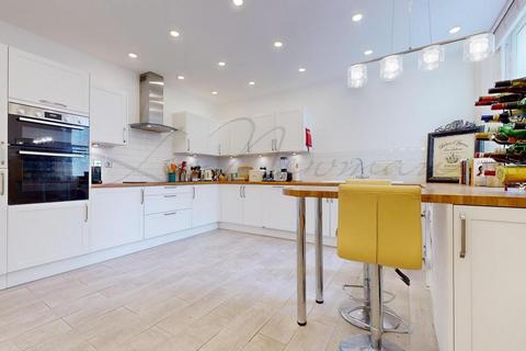 4 bedroom apartment to rent, Transept Street, Marylebone, NW1