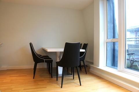 2 bedroom maisonette to rent, Truro