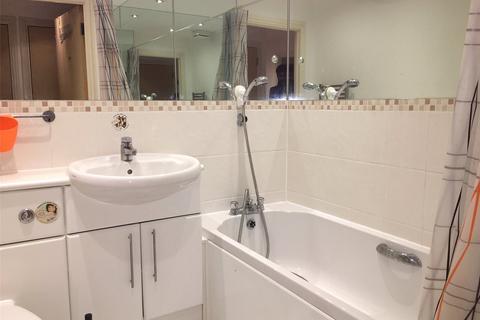2 bedroom flat to rent, Prince Regent Road, Hounslow TW3