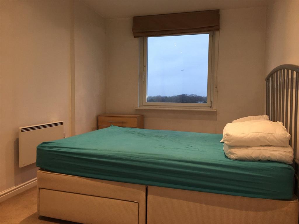 Apartment in Hounslow - View 5
