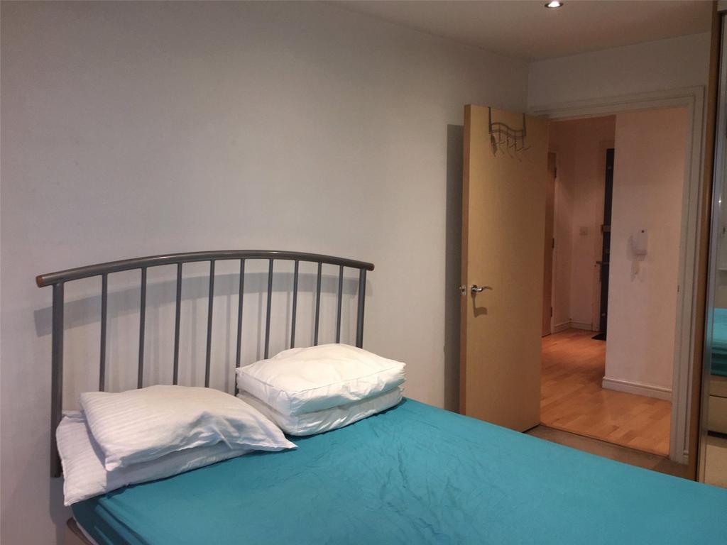 Apartment in Hounslow - More