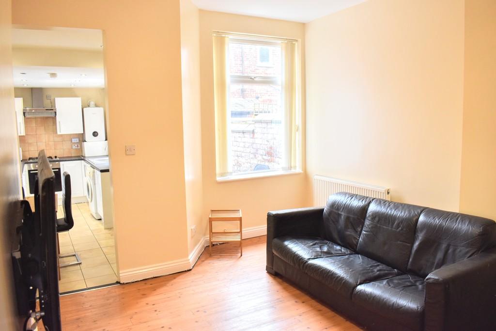 Lounge &amp; Kitchen