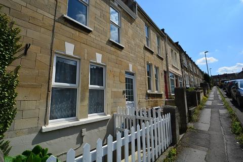 4 bedroom terraced house to rent, Herbert Road, Bath