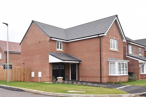 3 bedroom detached house to rent, Holst Gardens, Moulton