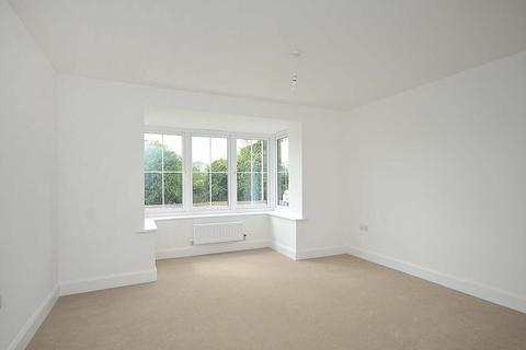 3 bedroom detached house to rent, Holst Gardens, Moulton