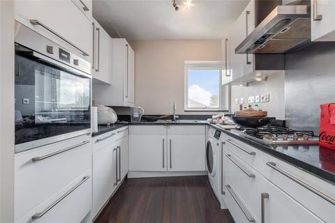 2 bedroom flat to rent, Whiteadder Way, London