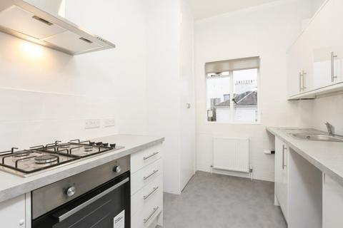 3 bedroom apartment to rent, Belsize Grove, Hampstead, NW3
