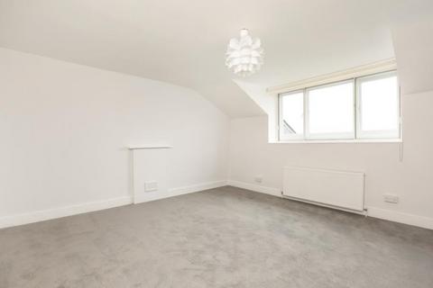3 bedroom apartment to rent, Belsize Grove, Hampstead, NW3