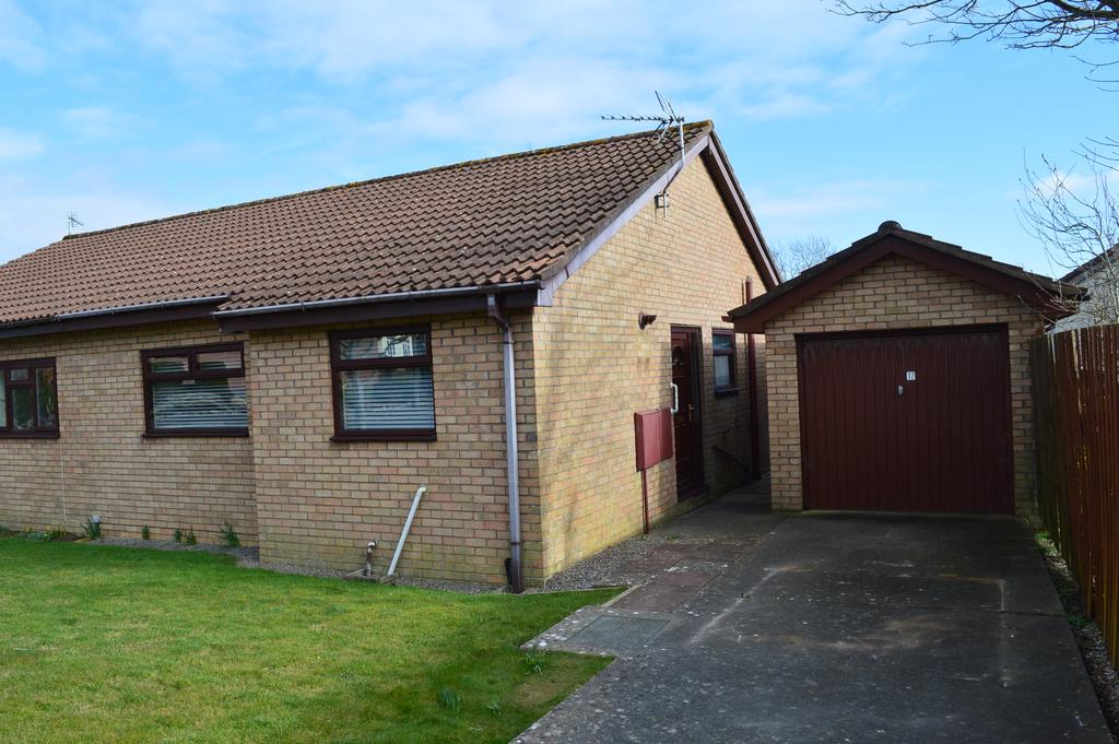 Shakespeare Drive, Llantwit Major, Vale of CF61 2 bed semi